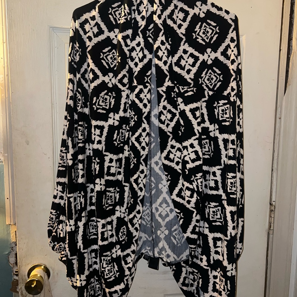Black and White Geometric Women's Sweater